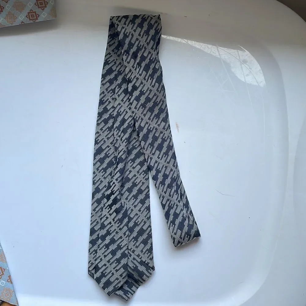 Bundle of two vintage 70s polyester neck ties‎